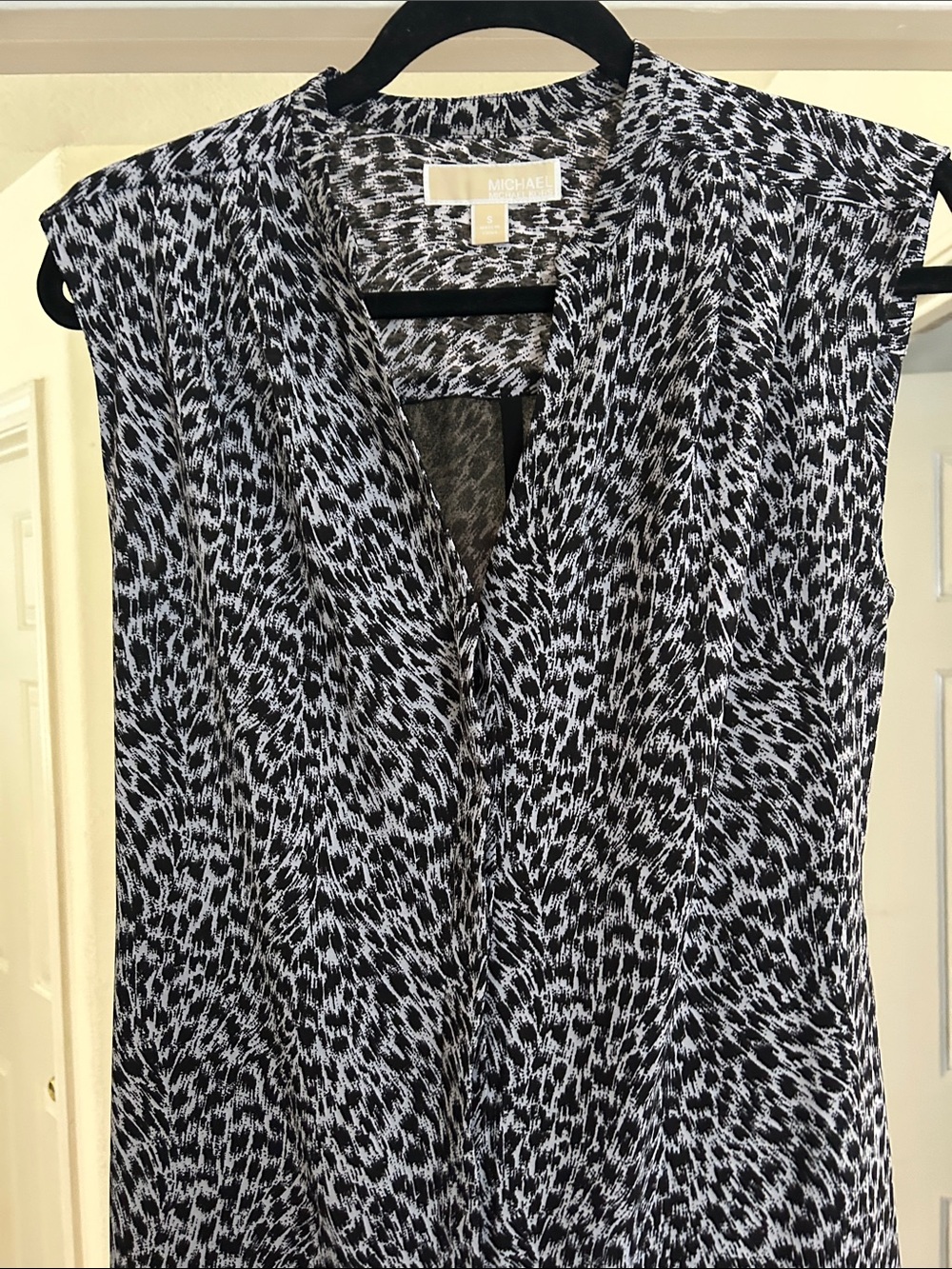 Michael Kors Black & White Animal Print Printed Sleeveless Jumpsuit EUC - Picture 2 of 5